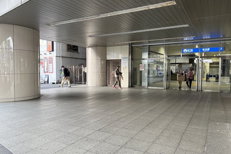 【横浜市営地下鉄ブルーライン新羽駅】各種プロモーションや物販、食物販のポップアップストアに最適な改札外出口付近の屋外イベントスペースの画像2