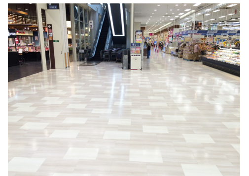 【イオンモール京都五条】1F　イオン南入口(入口側）