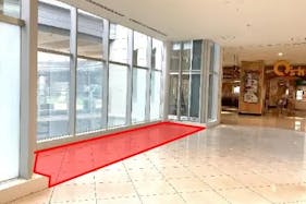 【あべのキューズモール】「⑭3F スカイコート横」ファミリー向けのプロモーションイベントや小規模物販に最適なフードコート前催事スペース