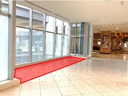 【あべのキューズモール】「⑭3F スカイコート横」ファミリー向けのプロモーションイベントや小規模物販に最適なフードコート前催事スペースの画像