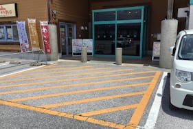 【ダイナム近江店】キッチンカーや各種プロモーションイベントでの出店に最適なアミューズメント施設のイベントスペース