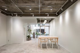 【東日本橋駅3分】アパレルのスチール撮影、アート展等のギャラリー用途、ポップアップストアやアパレルの展示会に最適な路面のレンタルスペース