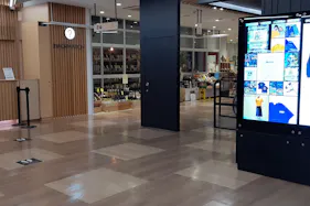 【秋田オーパ】インフォメーション前