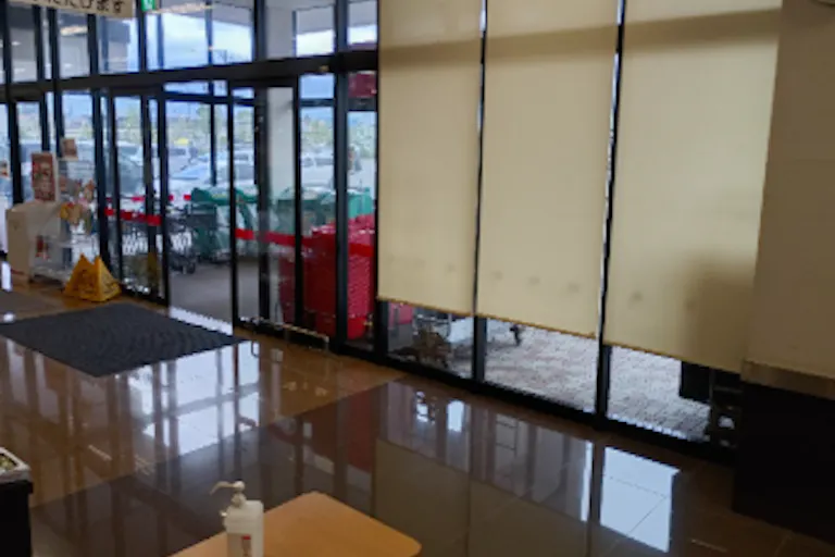 【マックスバリュ石鳥谷店】くつろぎスペースの一部 販促プロモーションに最適なスーパー店内催事イベントスペースの画像4