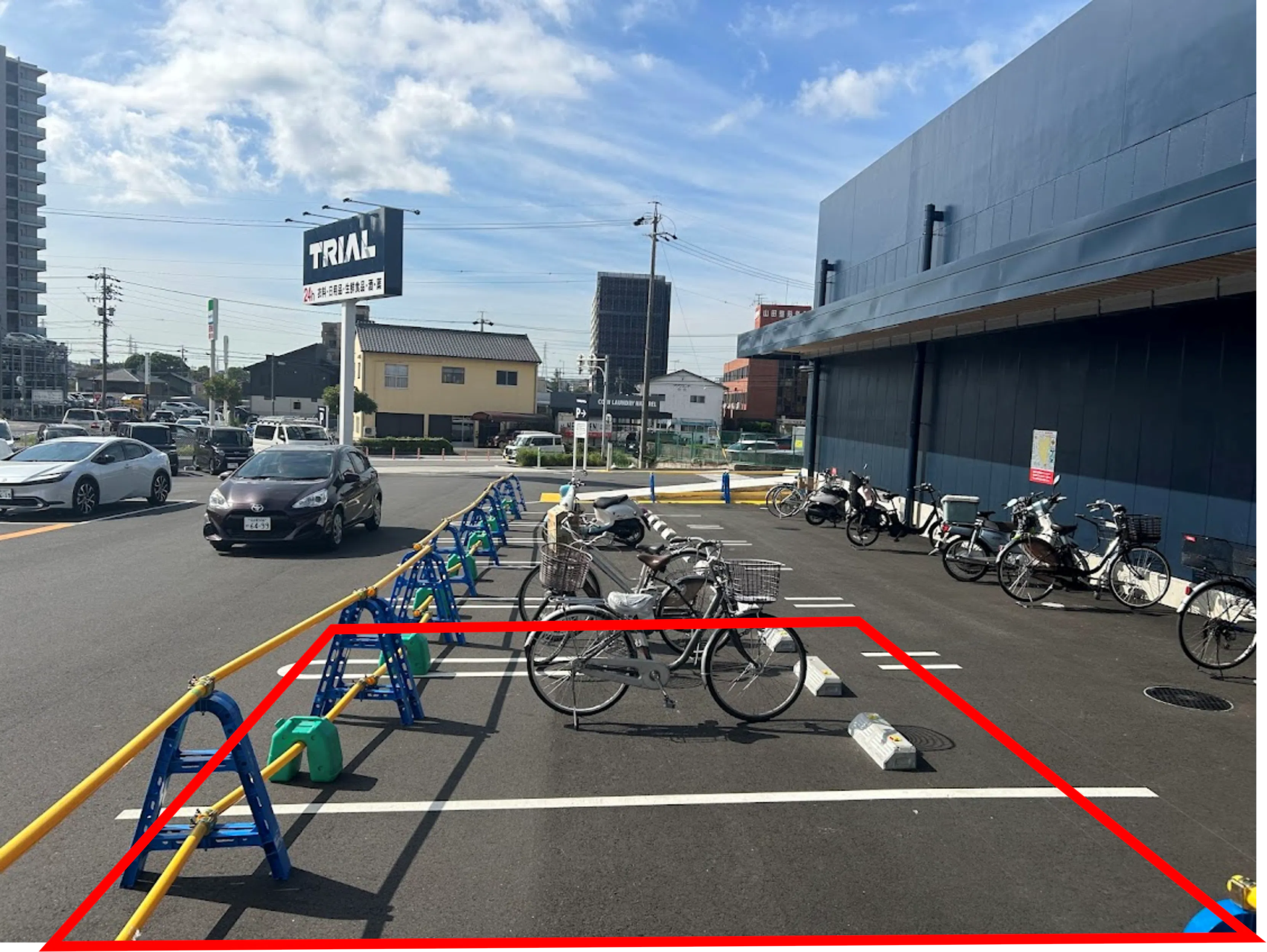【メガセンタートライアル大府店】キッチンカー(調理営業)出店限定/屋外スペース【電源準備中の為発電機などご準備下さい】