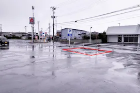 【サンデー三沢店】屋外駐車場 キッチンカーの出店に最適なホームセンター内駐車場の屋外イベントスペース