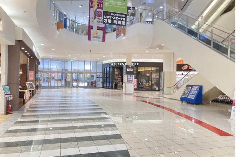 【イオンモール千葉ニュータウン】モール棟1Fコスモスコートの画像1