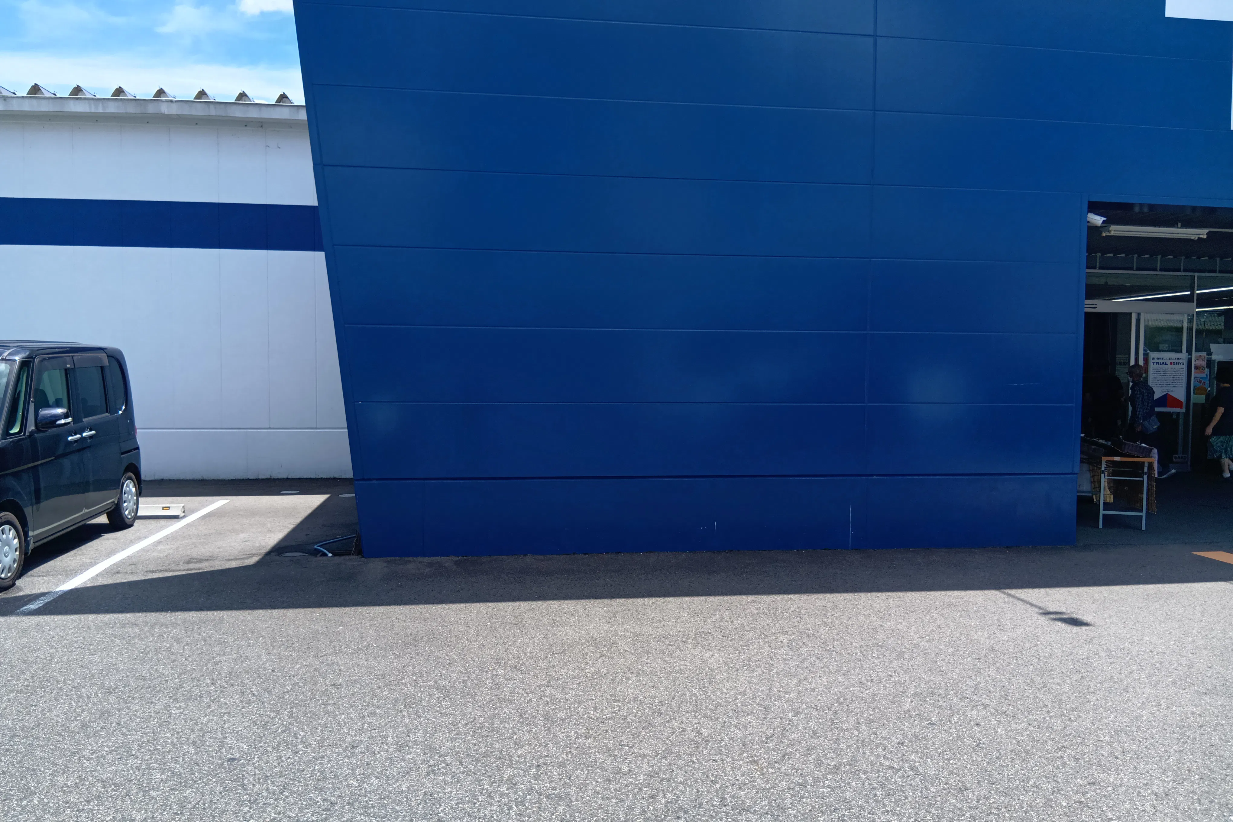 【スーパーセンタートライアル関店】キッチンカー(調理営業)出店限定/屋外スペース