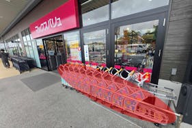 【イオンタウン浜松新橋】販促プロモーションや物販に最適な大型スーパーにある入口近くのイベントスペース