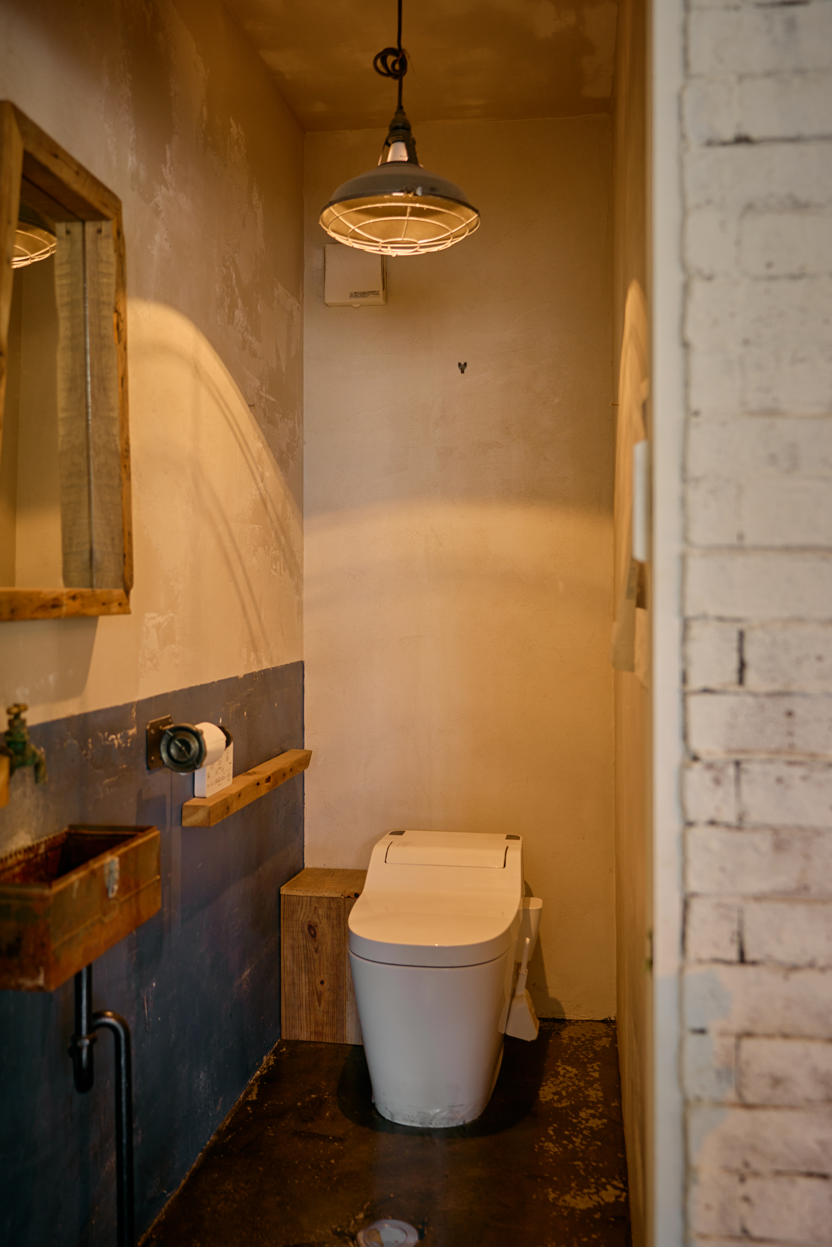 【木更津市】アパレル・アート系の展示会や撮影会等に最適なカリフォルニアインダストリアルスタイルが特徴なレンタルスペース