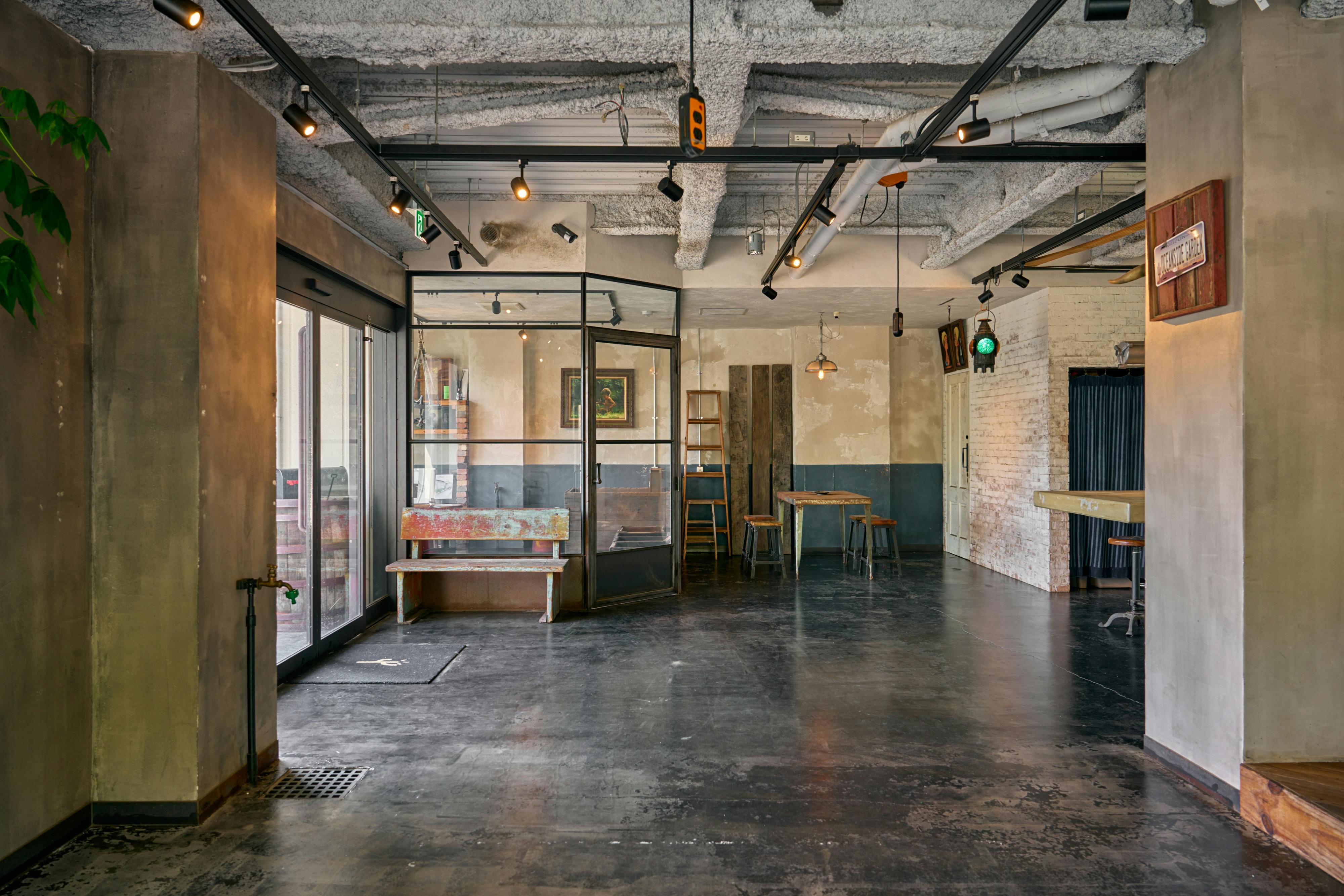 【木更津市】アパレル・アート系の展示会や撮影会等に最適なカリフォルニアインダストリアルスタイルが特徴なレンタルスペース