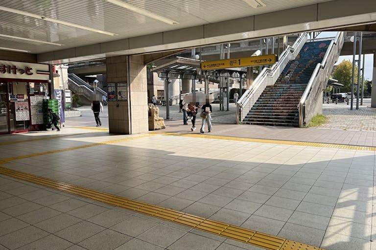 【横浜市営地下鉄ブルーライン中川駅】各種プロモーションやサンプリングに最適な改札外1階出口前のイベントスペースの画像6