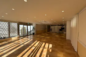 【表参道駅3分】アパレルの展示受注会におすすめ!セレクトショップ併設のミニマルな路面ギャラリー