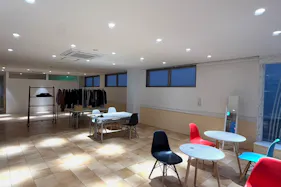 【表参道駅3分】アパレルの展示受注会におすすめ!セレクトショップ併設のミニマルな路面ギャラリー