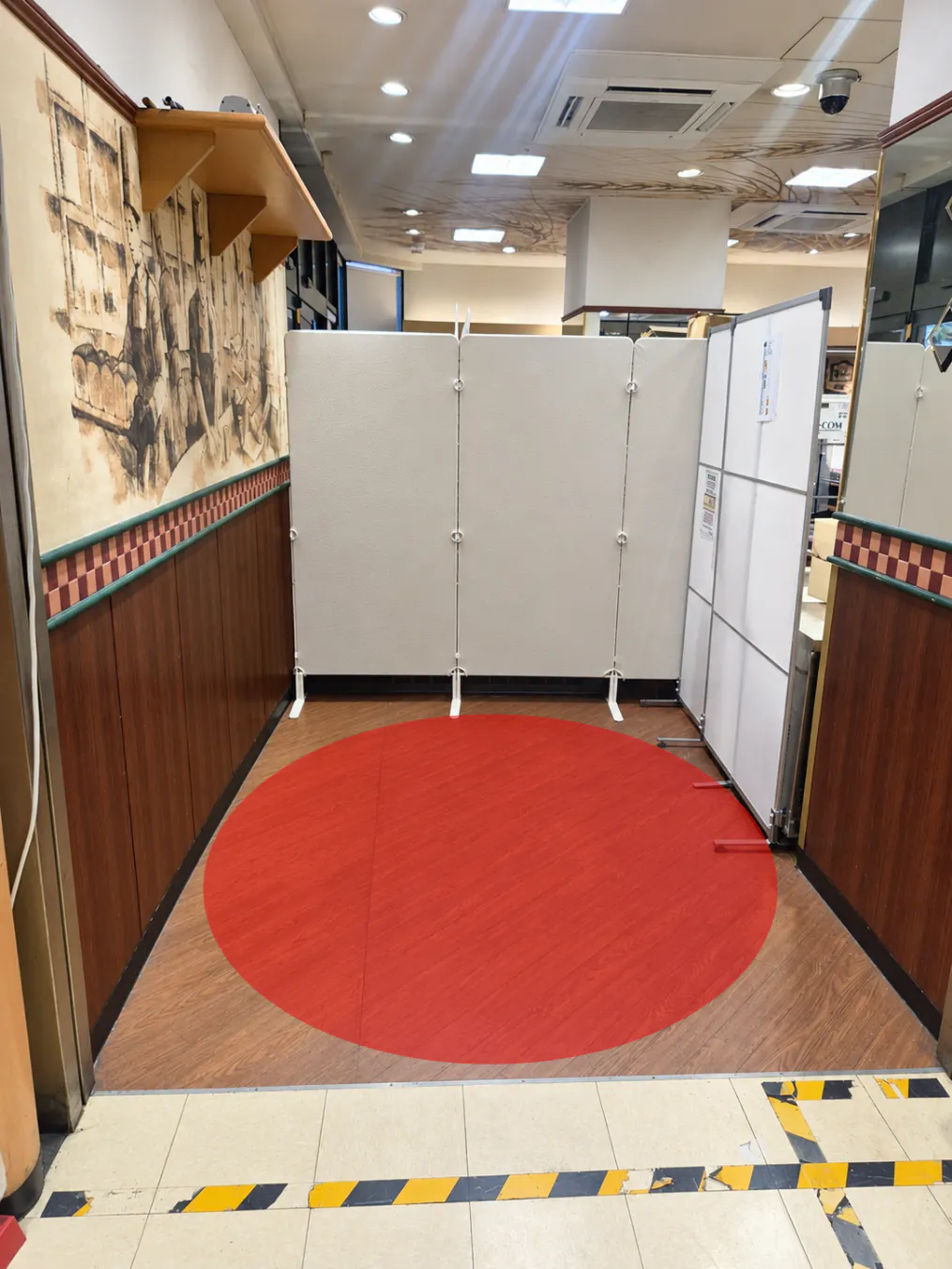 【クイーンズ伊勢丹 小石川店】食物販に適した店内イベントスペース