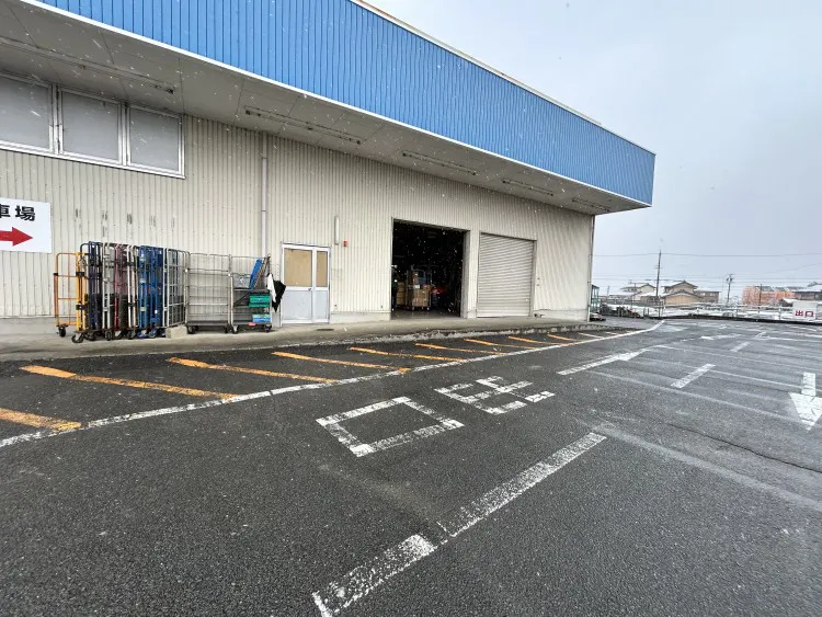 【ミスタートンカチ菰野】販促プロモーションに最適な入口付近スペース