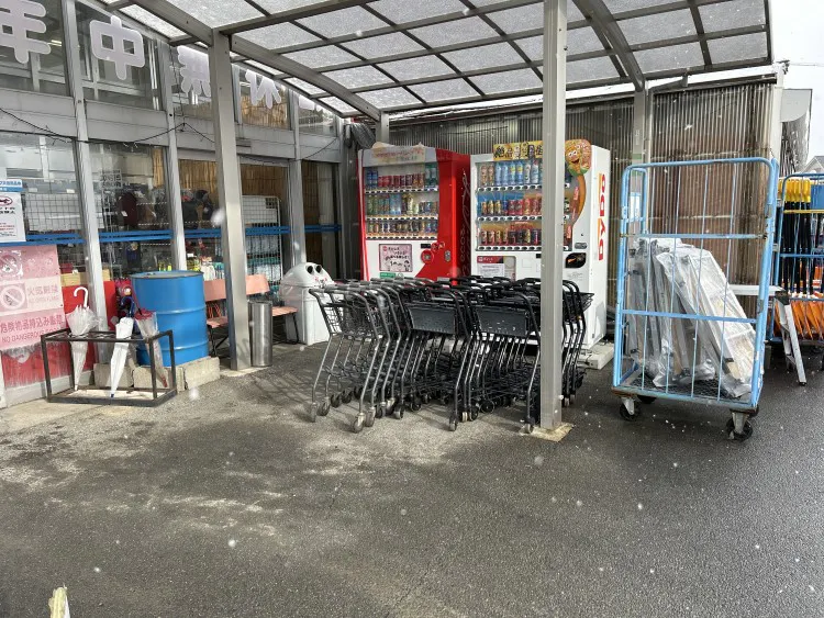 【ミスタートンカチ菰野】販促プロモーションに最適な入口付近スペース