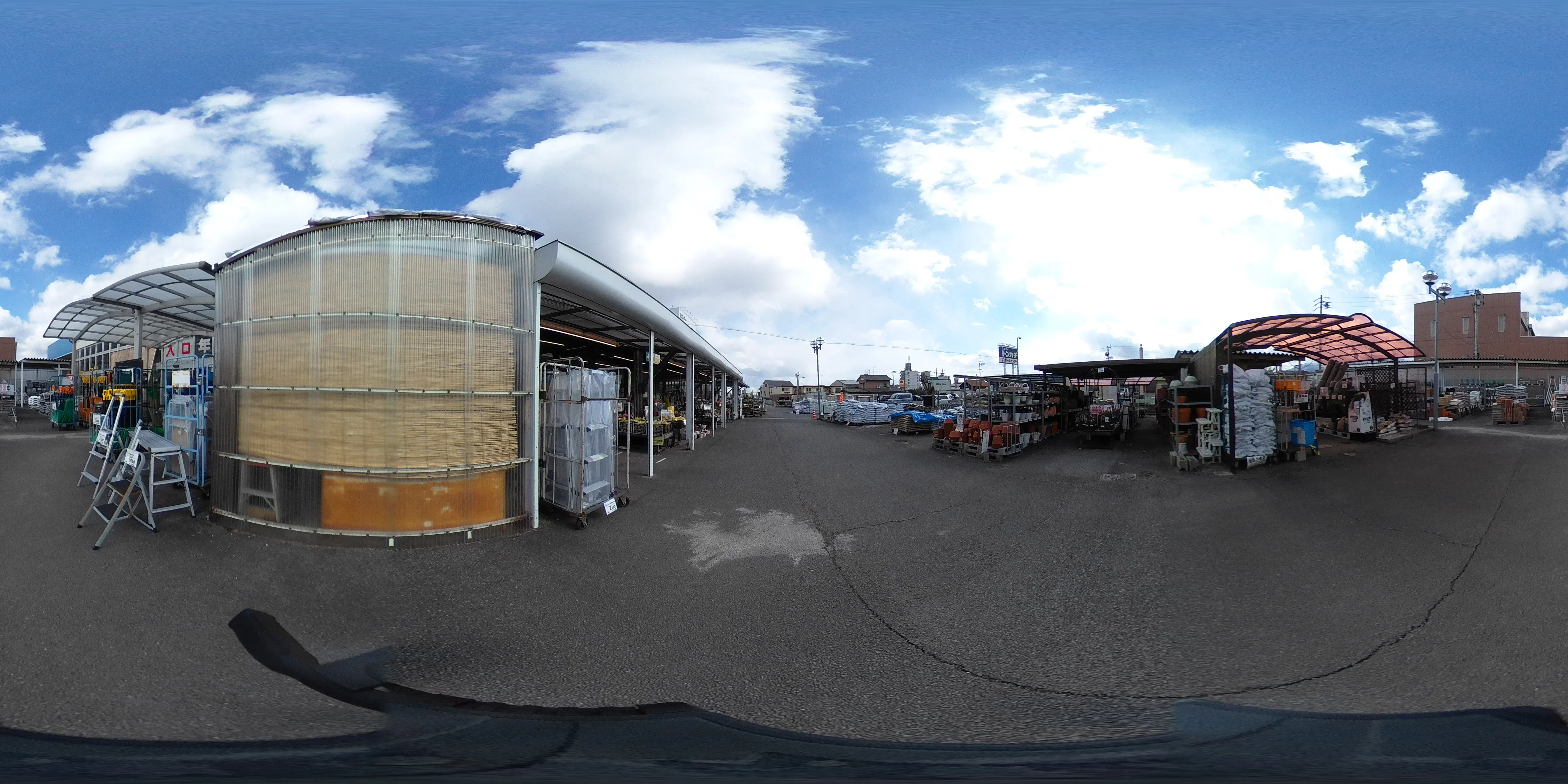 【ミスタートンカチ菰野】販促プロモーションに最適な入口付近スペース