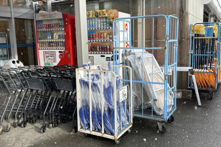 【ミスタートンカチ菰野】販促プロモーションに最適な入口付近スペース