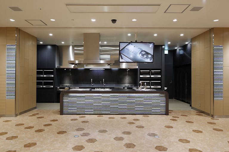 ãããã³ã¯ã«ã¡ã©ã»ã¢ãã¿ãŒä»ãã§æå
ãæ ãåºããŸã