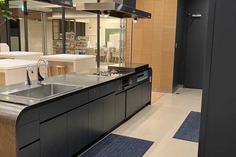 ãã°ã©ã³ããã³ã倧éªãæçæå®€ã飲é£è²©å£²ã»ããã¢ãŒã·ã§ã³çã®æ§ã
ãªçšéã«å©çšå¯èœãªåæ¥æœèšå
ã®ãããã³ä»ãã€ãã³ãã¹ããŒã¹ïŒå
šé¢å©çšïŒã®ç»å9