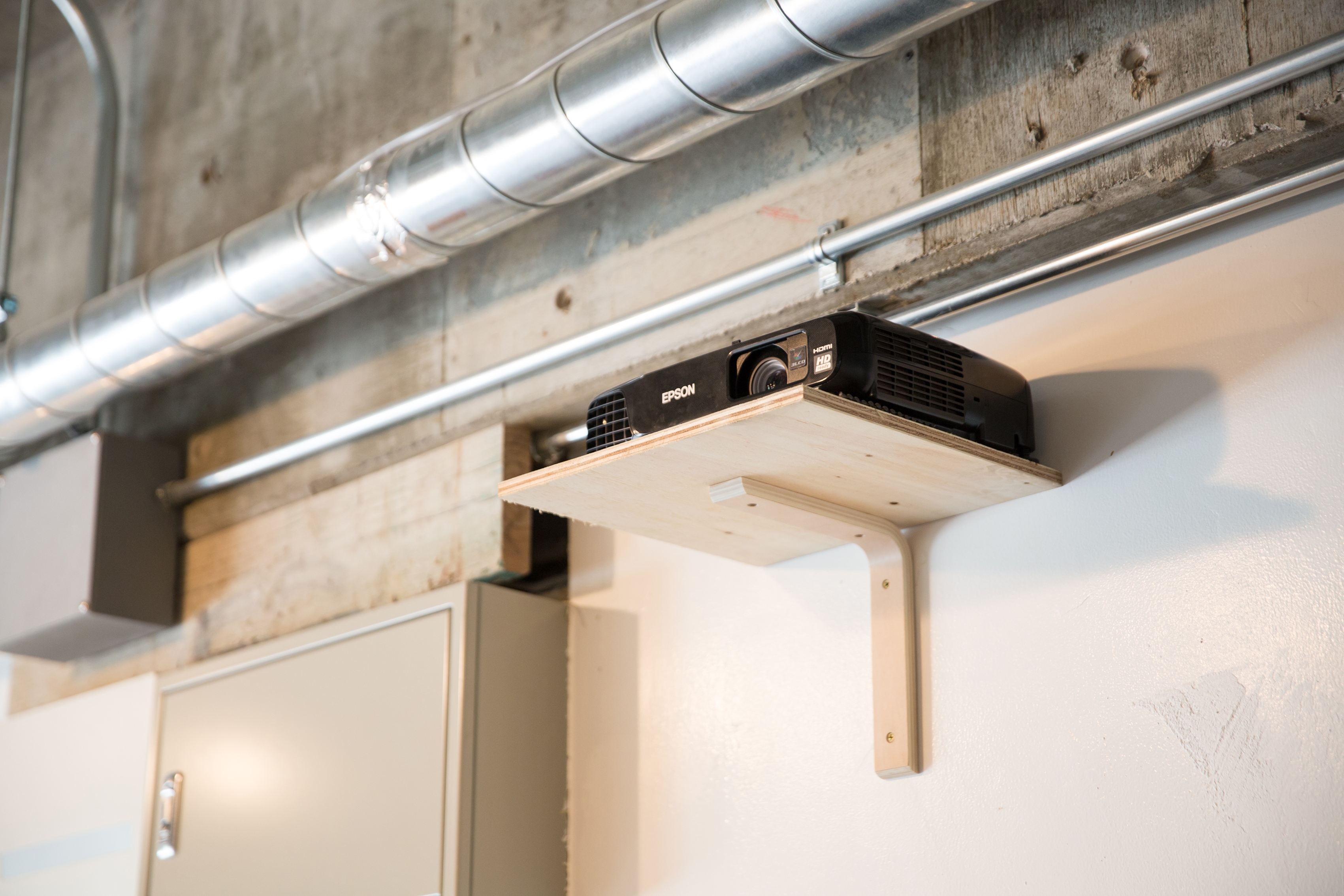 【天満橋駅5分】撮影やイベント利用などに最適、川沿いに面した1階のレンタルスペース