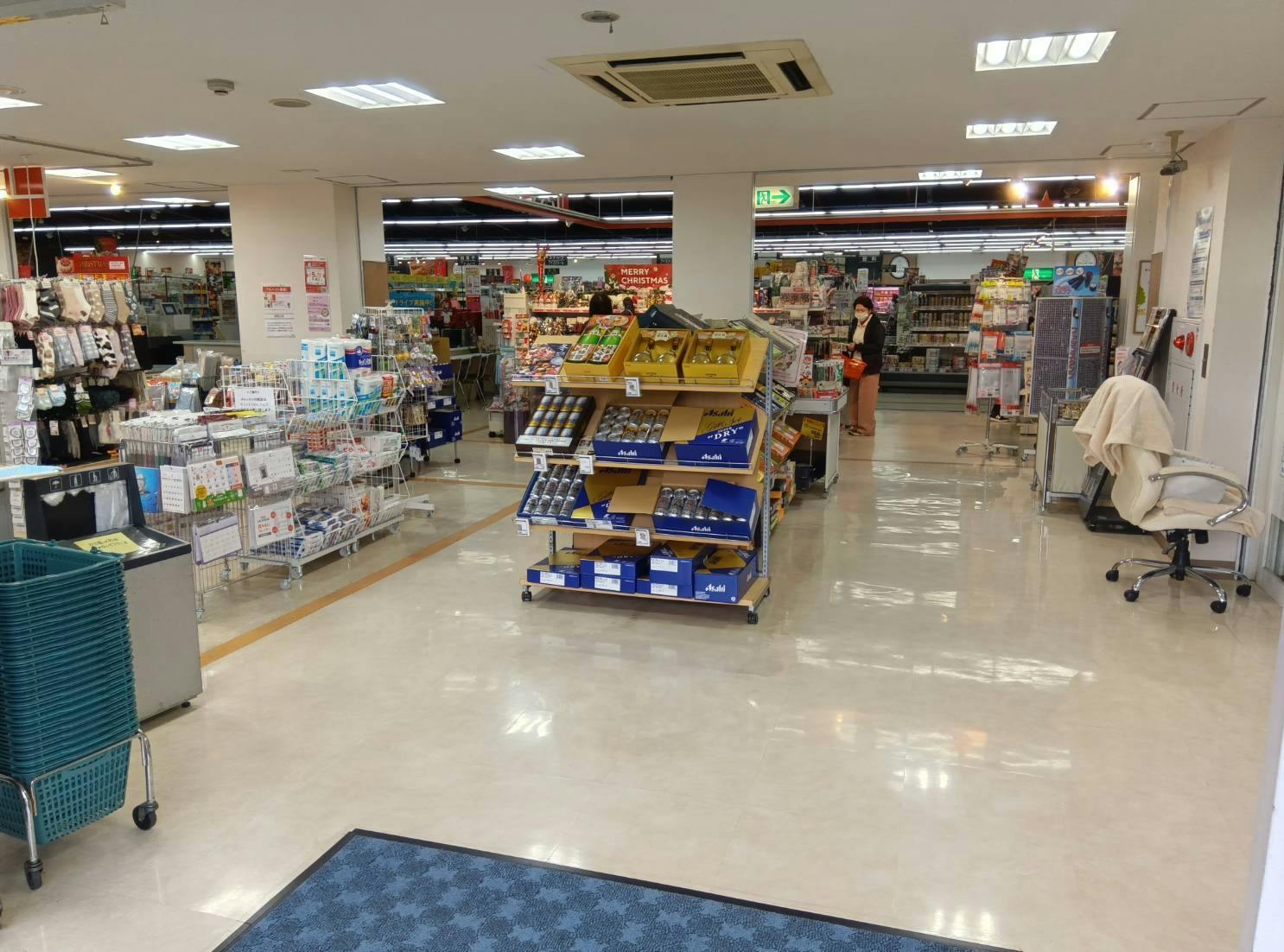 テナント前スペース1