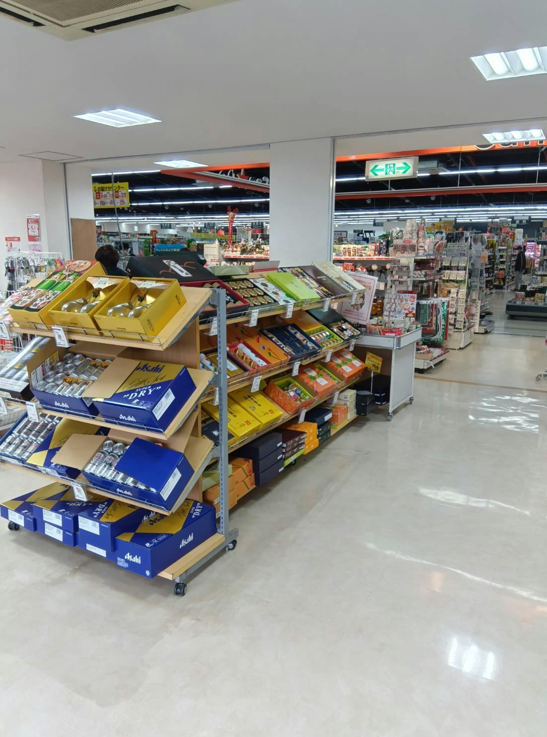 テナント前スペース2