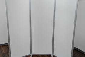 【西日暮里駅1分】各種展示会利用やワークショップ、スクール運営等に適した可能な駅近でシンプルなレンタルスペース