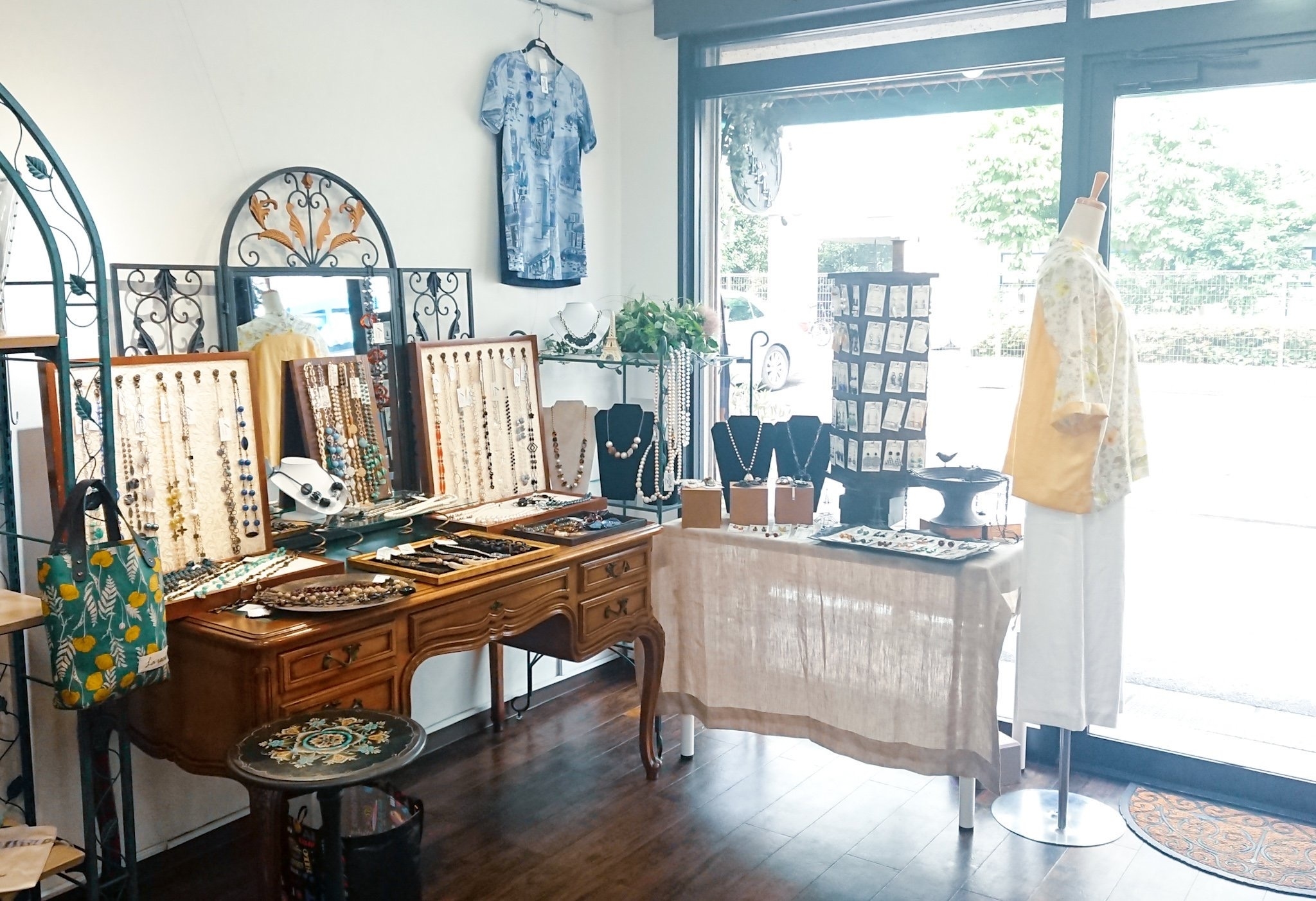 【西荻窪駅４分】ポップアップストアや展示会に最適　ナチュラルアンティーク調ギャラリー