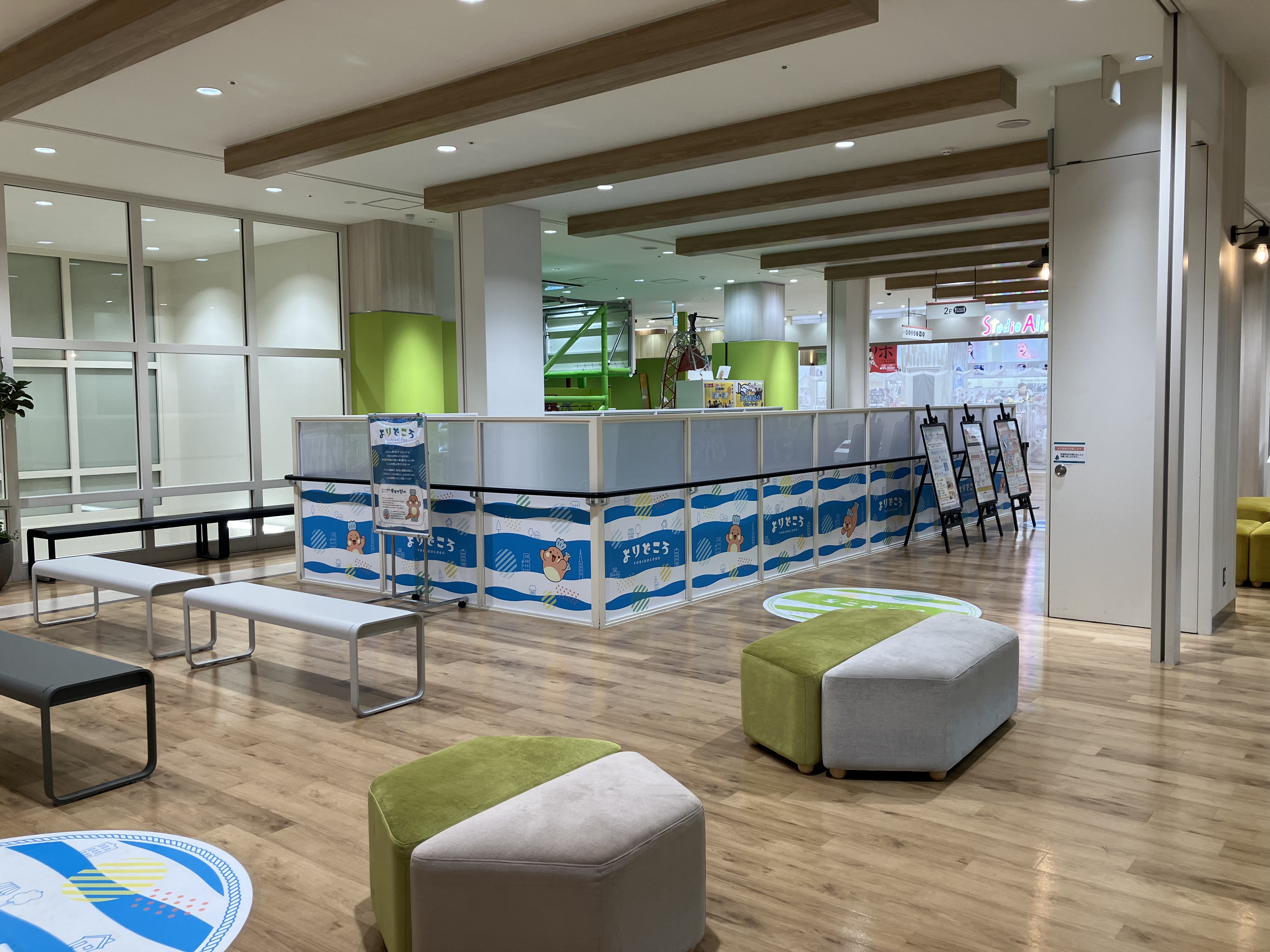 【SOCOLA南行徳】2階中央エスカレーター前　物販、食物販のポップアップストアや販促プロモーションに最適な催事イベントスペース