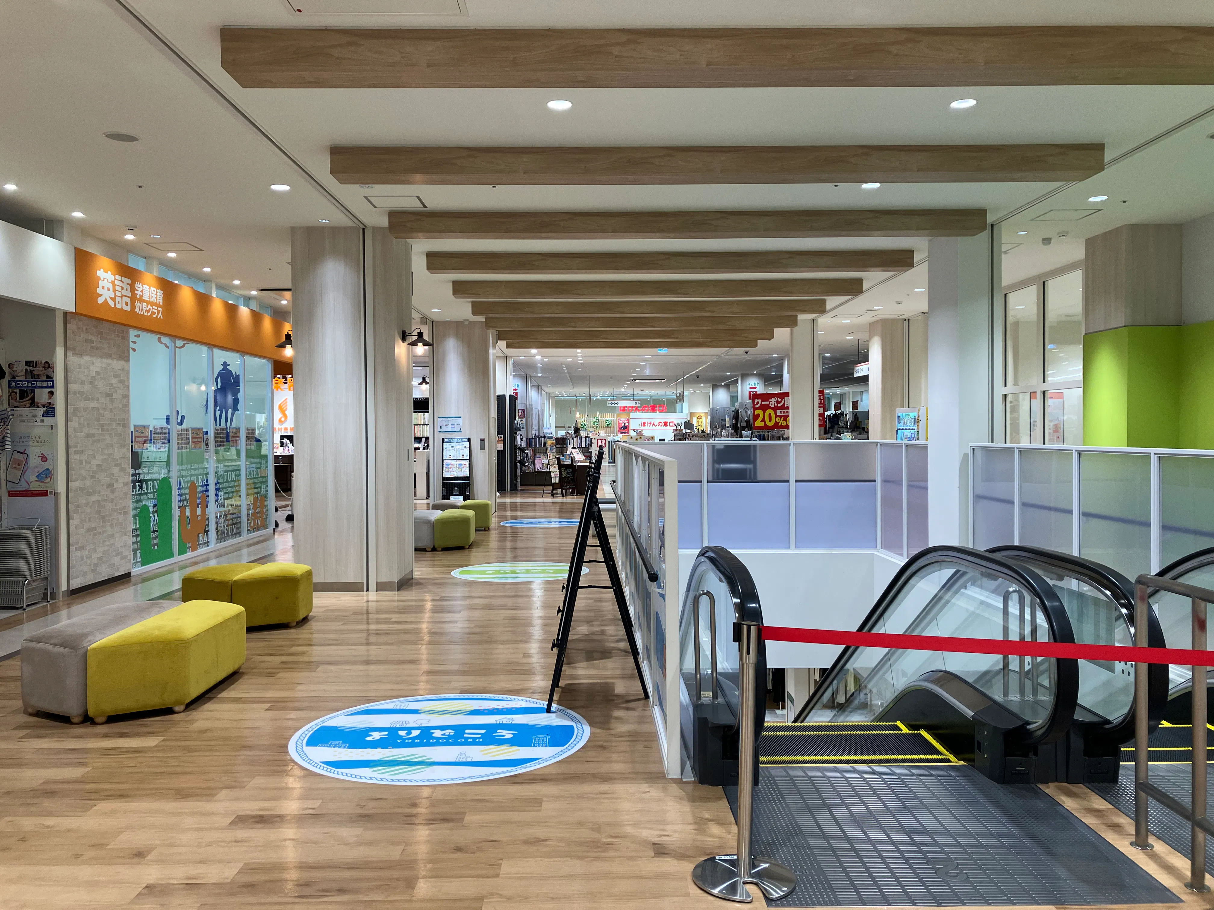 【SOCOLA南行徳】2階中央エスカレーター前 物販、食物販のポップアップストアや販促プロモーションに最適な催事イベントスペース