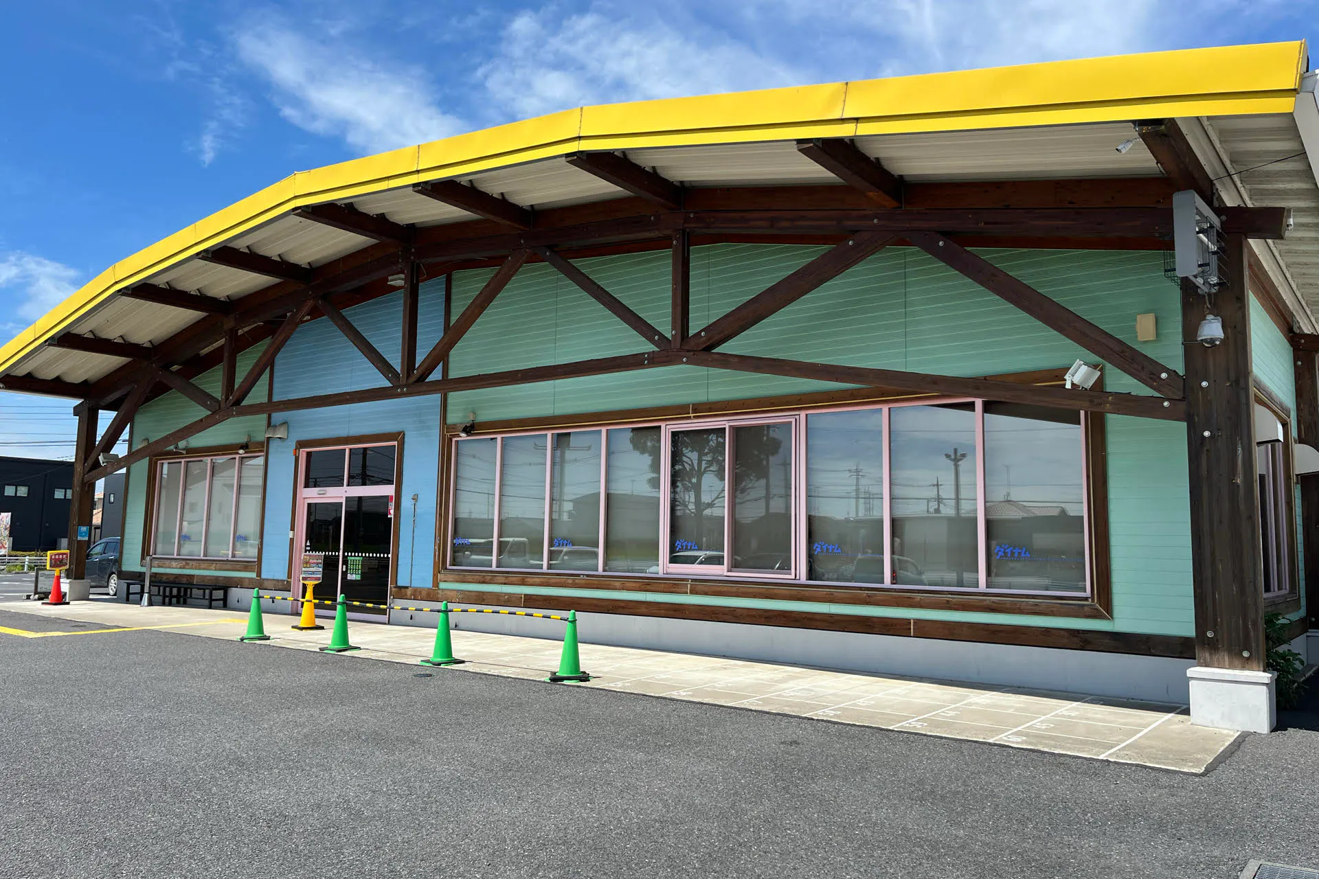 【ダイナム栃木真岡店】キッチンカーや各種プロモーションイベントに最適なアミューズメント施設のイベントスペース