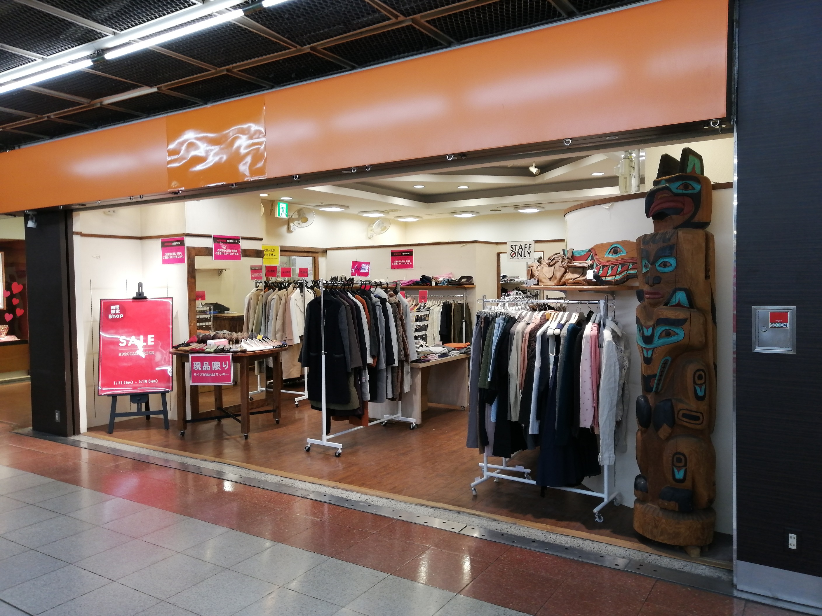 アパレルショップの催事風景