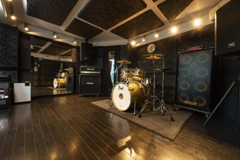 【駒場東大前駅9分】プロモーションビデオ撮影やレコーディングに適した目黒区内の音響機器が完備されたスタジオスペース(5F)
