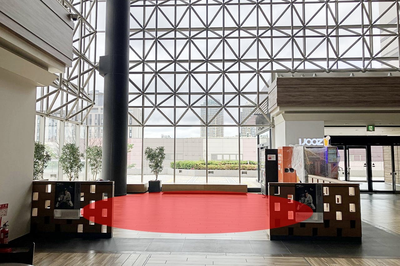 【プレナ幕張】各種プロモーションイベントやポップアップストアに最適な駅近商業施設2階出入口横にあるイベントスペース
