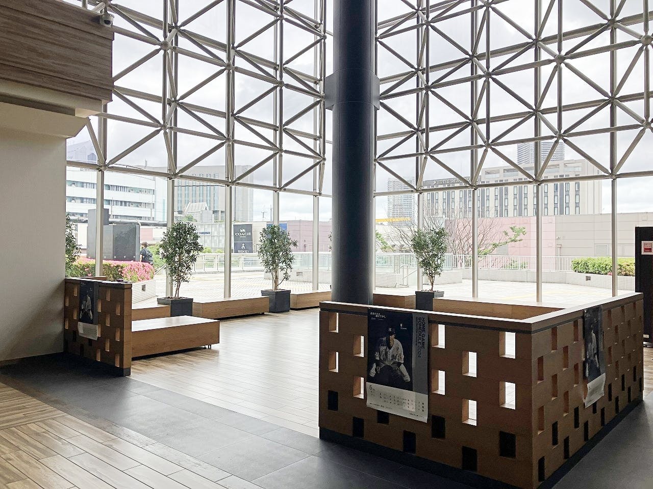 【プレナ幕張】各種プロモーションイベントやポップアップストアに最適な駅近商業施設2階出入口横にあるイベントスペース