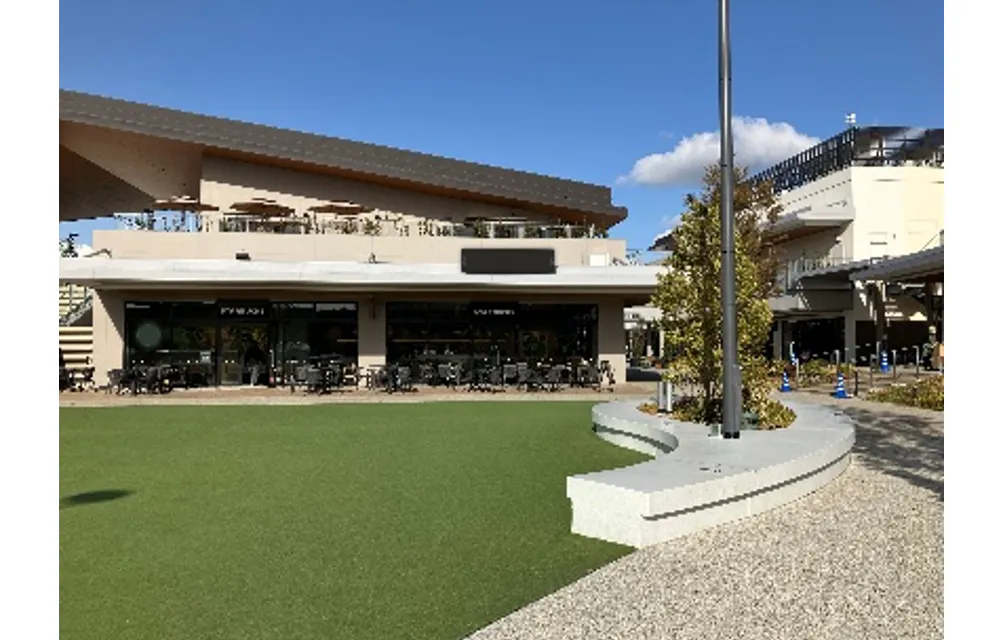 【三井アウトレットパーク 岡崎】OKAZAKIしばふMARKET北エリア