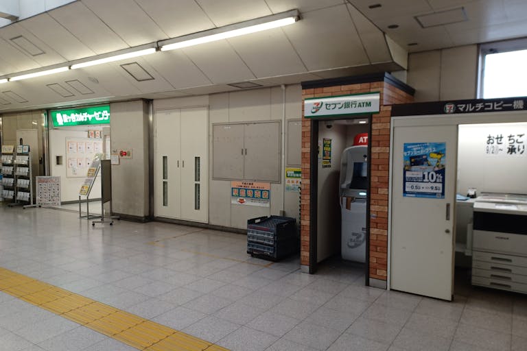 【鎌ヶ谷大仏駅】(改札外)食物販やポップアップストアに最適な人の流動が多い改札前コンコースの画像3