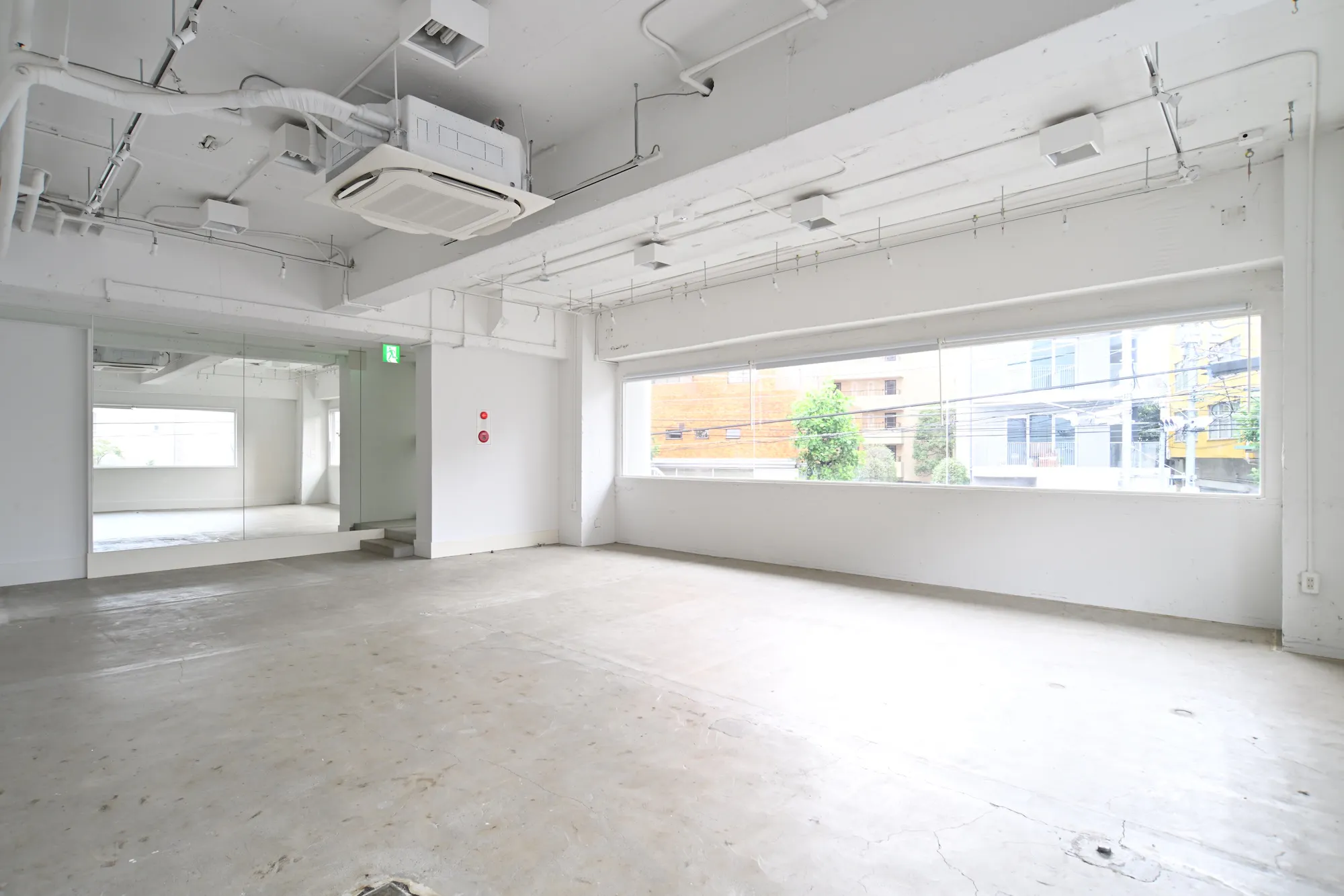 【代官山|渋谷駅8分|UPPER STUDIO】自然光が入る贅沢なクリエイティブスペースの画像