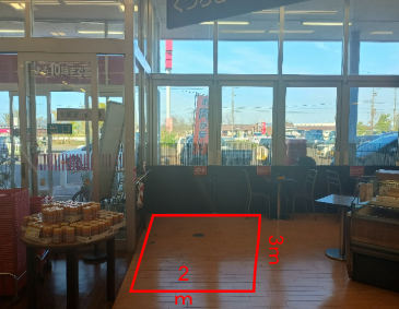 【マックスバリュ板柳店】お客さま休憩所脇 販促プロモーションに最適なスーパー店内催事イベントスペース