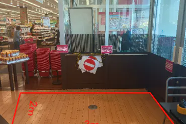【マックスバリュ板柳店】お客さま休憩所脇 販促プロモーションに最適なスーパー店内催事イベントスペース