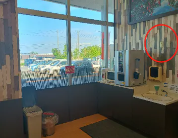【マックスバリュ板柳店】お客さま休憩所脇 販促プロモーションに最適なスーパー店内催事イベントスペース