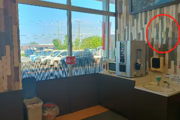 【マックスバリュ板柳店】お客さま休憩所脇 販促プロモーションに最適なスーパー店内催事イベントスペース