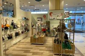 【草加マルイ】1階 カレンダリウムD01【食物販・物販】店内入ってすぐの好立地、什器の貸出も可能