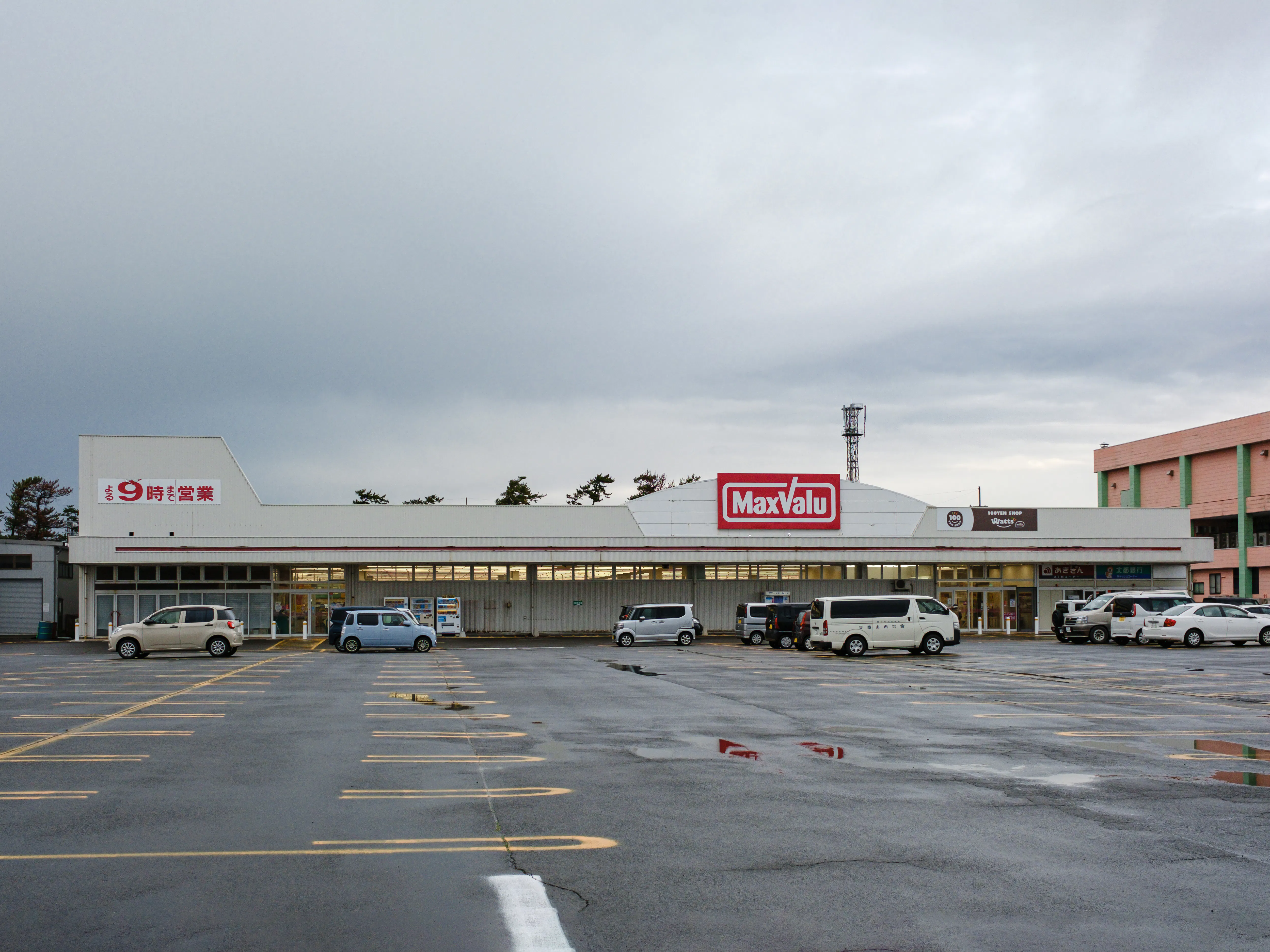 【マックスバリュ新西目店】各種プロモーションイベントに最適な店内にあるイベントスペース