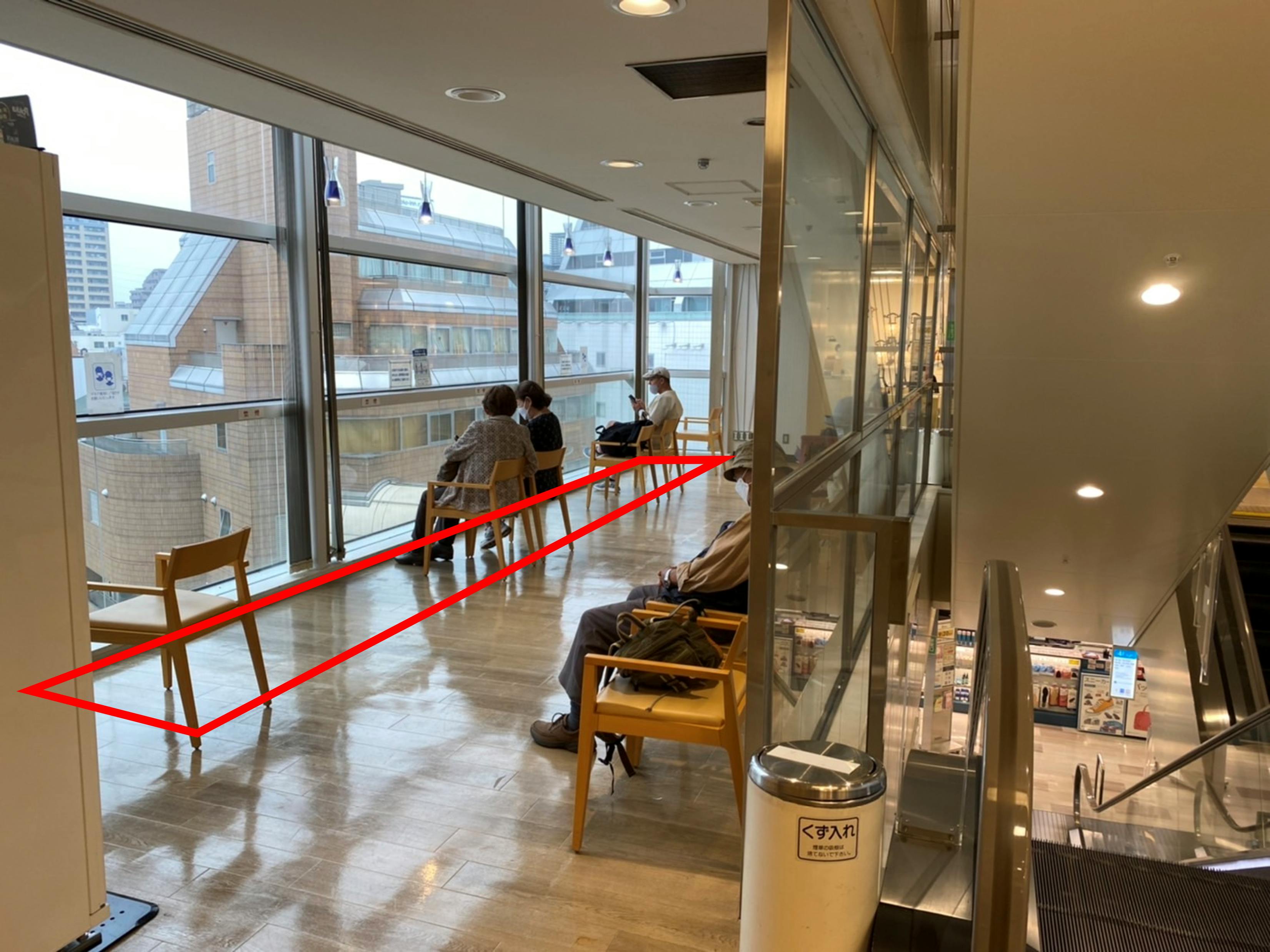 【小田急百貨店町田店】各種プロモーション等に最適な施設5階エスカレーター横にあるフリースペース