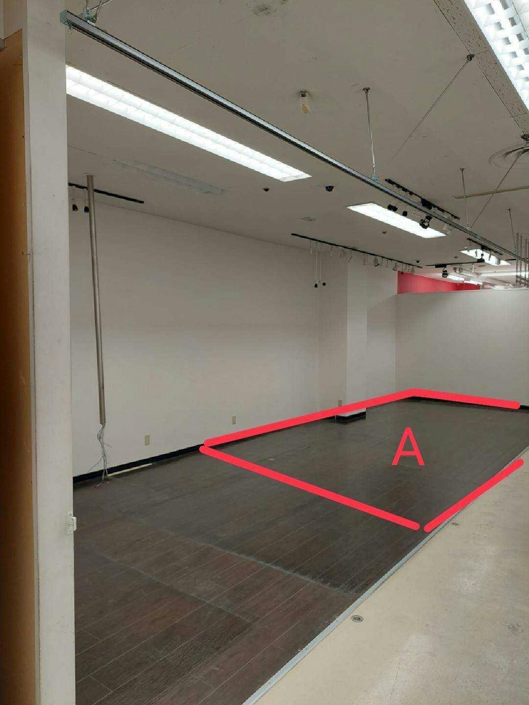 【メガセンタートライアル宇都宮店】販促プロモーションやポップアップストアに適した視認性の高い1階レジアウト付近のイベントスペース(半面貸しA:右側)【買取催事不可】の画像