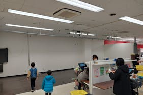 【メガセンタートライアル宇都宮店】販促プロモーションやポップアップストアに適した視認性の高い1階レジアウト付近のイベントスペース(半面貸しA:右側)【買取催事不可】