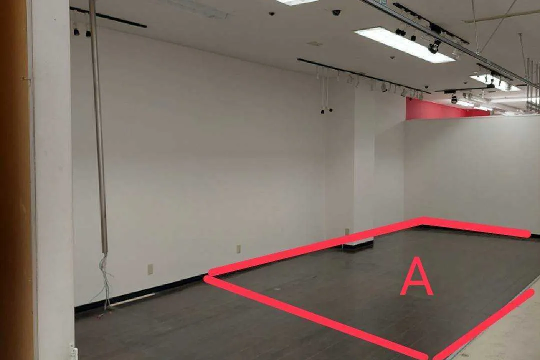 【メガセンタートライアル宇都宮店】販促プロモーションやポップアップストアに適した視認性の高い1階レジアウト付近のイベントスペース(半面貸しA:右側)【買取催事不可】